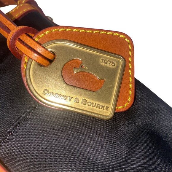 Dooney & Bourke Nylon crossbody shoulder bag medallion key keeper Embroidered - Picture 5 of 11